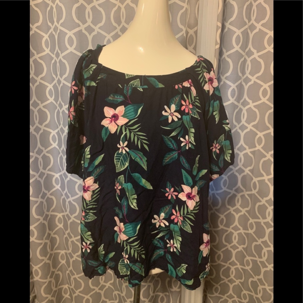 Floral short sleeve blouse